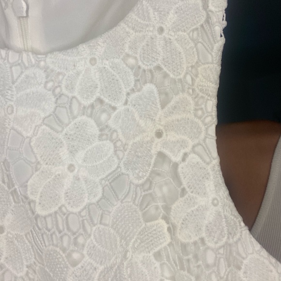 Amanda Uprichard Womens Round Neck Laser Cut Sheath Dress White Small - Picture 3 of 13